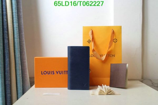 Louis Vuitton 1:1 Mirror Replica Epi Leather Checkbook Cover T062227531697