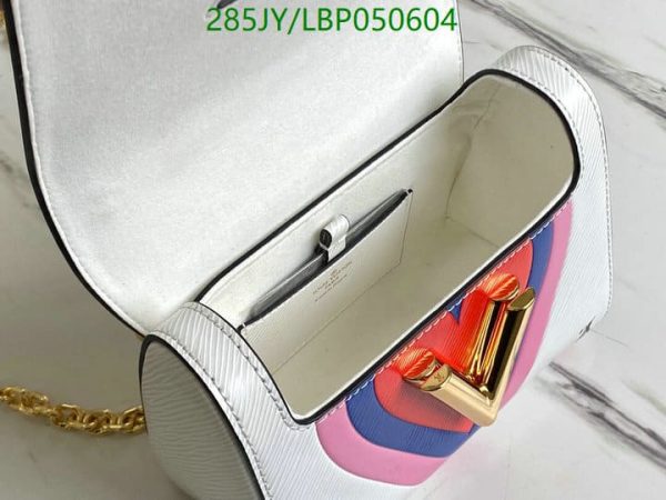 Louis Vuitton 1:1 Mirror Replica Game on Twist Bag LBP0506041259