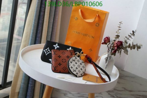 Louis Vuitton 1:1 Mirror Replica Giant Monogram Key Pouch LBP0106061789