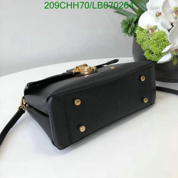 Louis Vuitton 1:1 Mirror Replica Glam Shoulder Bag LB07026494123