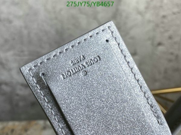 Louis Vuitton 1:1 Mirror Replica Glitter Silver checkered shoulder strap Silvery YB46579412345