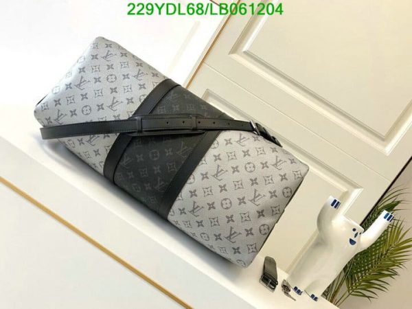 Louis Vuitton 1:1 Mirror Replica Grey Black Printed Louis Vuitton Duffie Bag LB06120494123