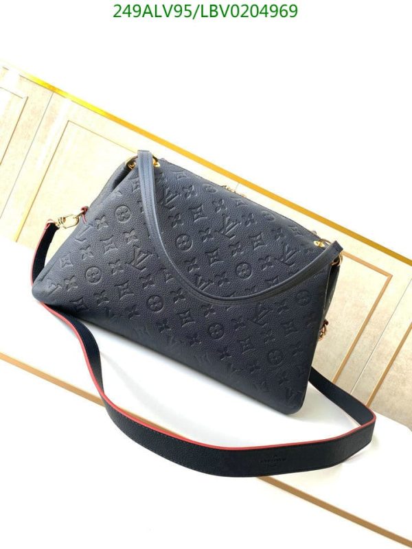 Louis Vuitton 1:1 Mirror Replica Hobo Bag LBV0204969850