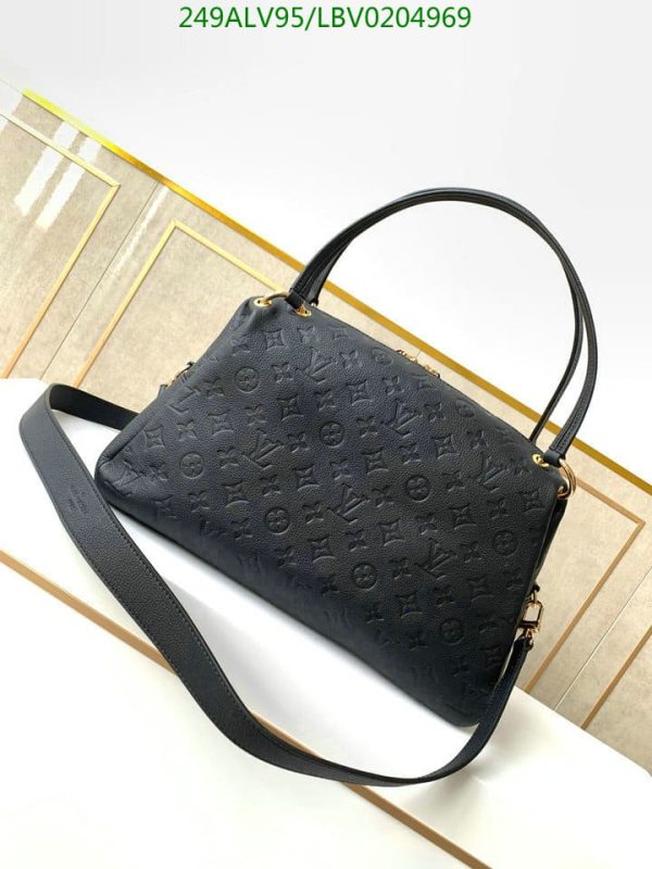 Louis Vuitton 1:1 Mirror Replica Hobo Bag LBV0204969850