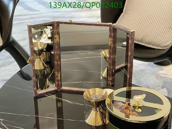 Louis Vuitton 1:1 Mirror Replica Home Mirror Trunk QP03240313675