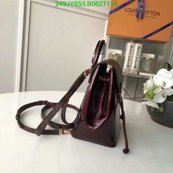 Louis Vuitton 1:1 Mirror Replica Hot Springs Backpack LB06271141258