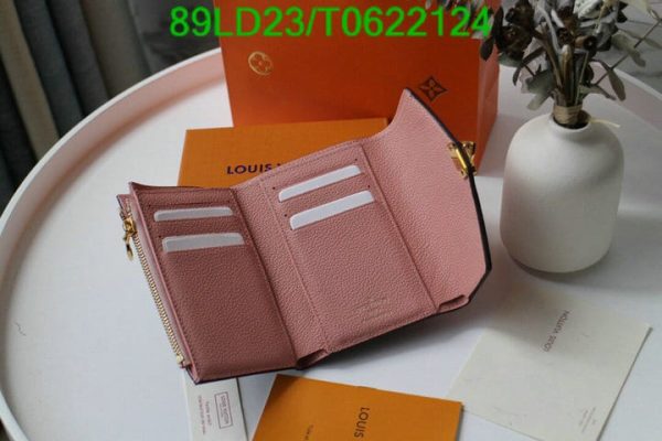 Louis Vuitton 1:1 Mirror Replica Leather Portefeuille Ariane Raisin Tri-Fold Wallet T062212431267