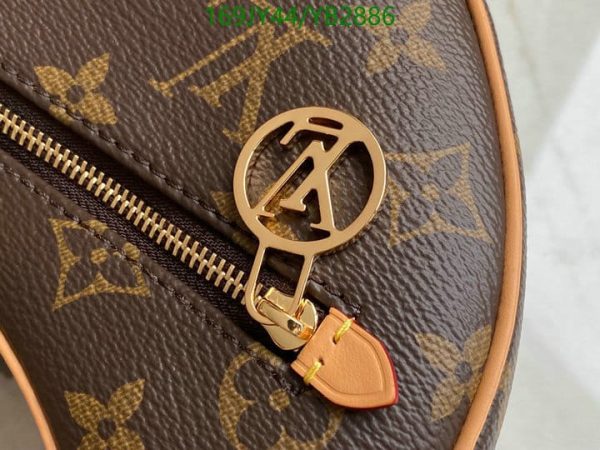 Louis Vuitton 1:1 Mirror Replica Loop Chain Hobo Crossbody Croissant Bag YB28861245896