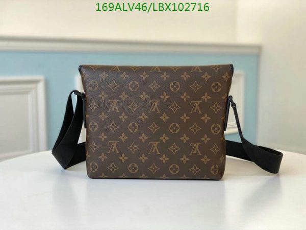 Louis Vuitton 1:1 Mirror Replica Magnetic Messenger Bag LBX1027162648