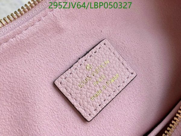 Louis Vuitton 1:1 Mirror Replica Marshmallow Bag LBP0503271256