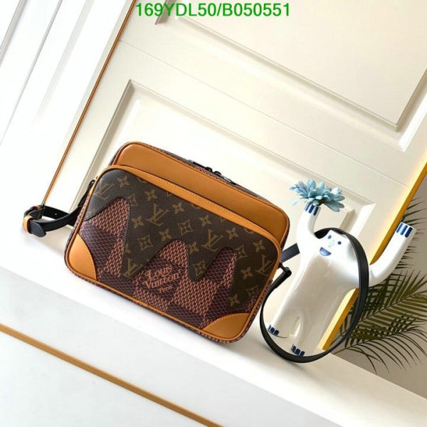 Louis Vuitton 1:1 Mirror Replica Men Bag B050551970345