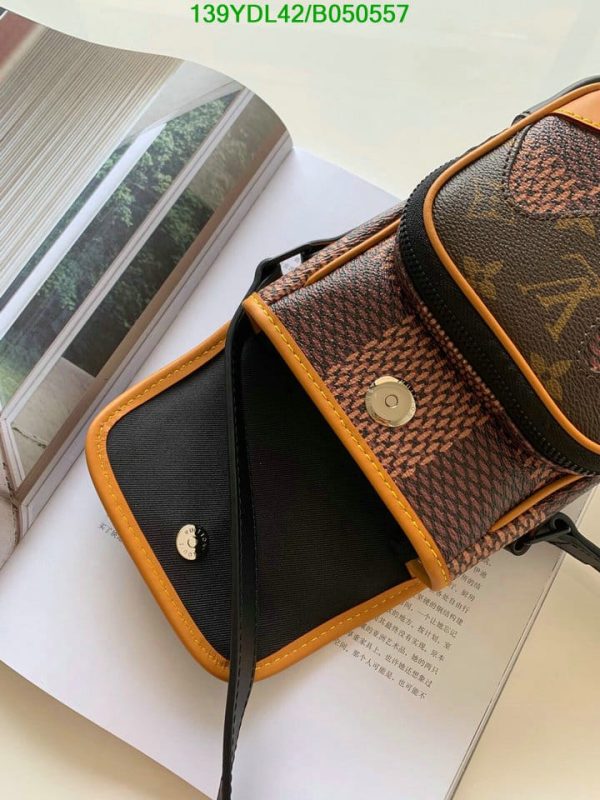 Louis Vuitton 1:1 Mirror Replica Messenger Bag B050557795420