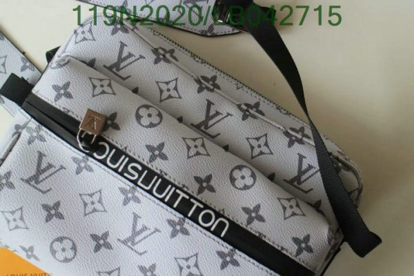 Louis Vuitton 1:1 Mirror Replica Messenger Bag LB04271512325