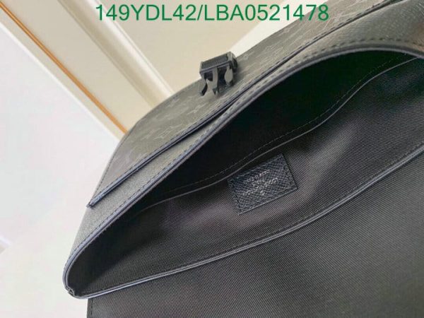 Louis Vuitton 11 Mirror Replica Messenger Bag LBA0521478750