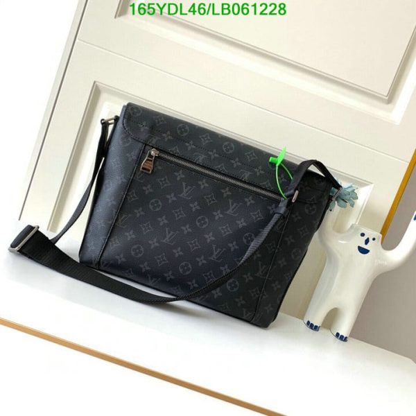 Louis Vuitton 1:1 Mirror Replica Messenger Explorer MM shoulder bag LB06122841237