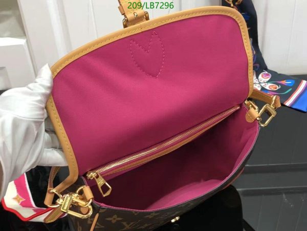 Louis Vuitton 1:1 Mirror Replica Monogram Diane Bag LB72961258963