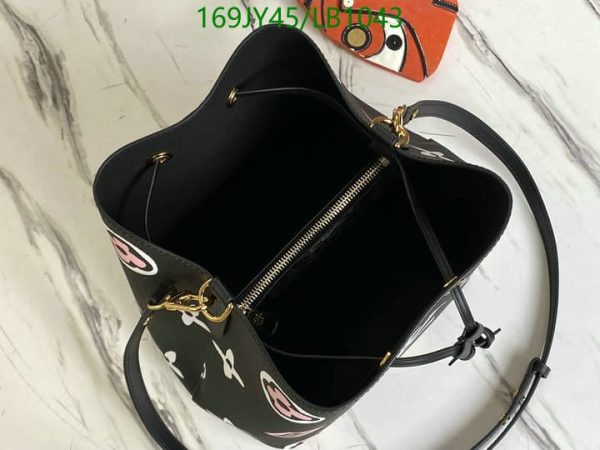 Louis Vuitton 1:1 Mirror Replica Multicolor Autres Toiles Monogram Wild at Heart MM Bag LB10437865432