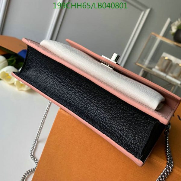 Louis Vuitton 1:1 Mirror Replica Mylockme Chain Pochette Bag LB04080126984