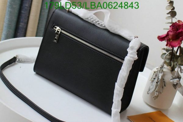 Louis Vuitton 11 Mirror Replica  Mylockme chain pochette LBA0624843215