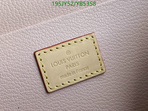 Louis Vuitton 1:1 Mirror Replica Nice Vanity Case By The Pool Monogram Giant BB  YB53583126345