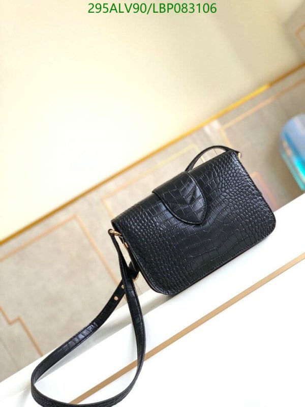 Louis Vuitton 1:1 Mirror Replica One Stud Beaded Shoulder Bag  LBP0831067645