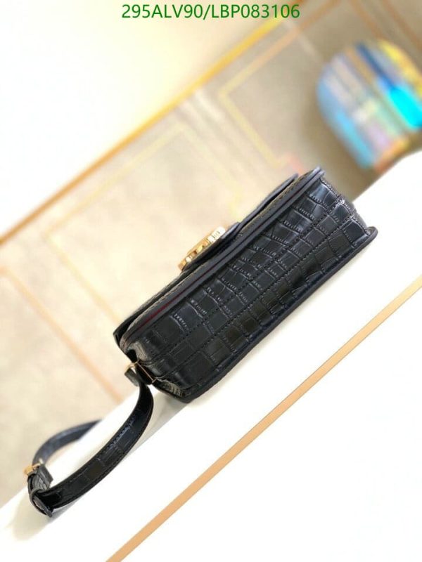 Louis Vuitton 1:1 Mirror Replica One Stud Beaded Shoulder Bag  LBP0831067645