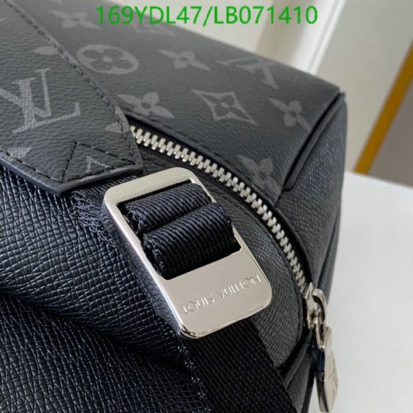 Louis Vuitton 1:1 Mirror Replica Outdoor Messenger Bag LB07141042356