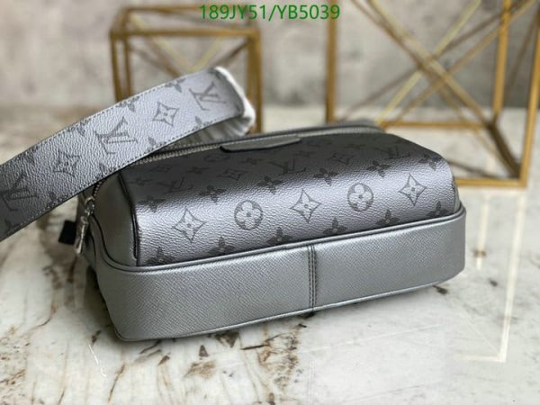 Louis Vuitton 1:1 Mirror Replica Outdoor Messenger Bag YB50391258963