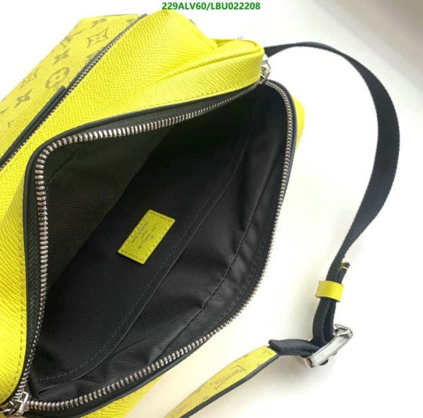 Louis Vuitton 1:1 Mirror Replica Outdoor Messenger  LBU0222086534