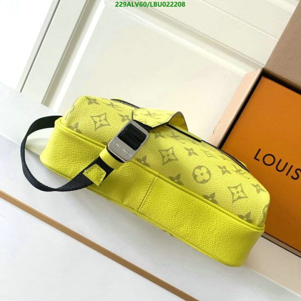 Louis Vuitton 1:1 Mirror Replica Outdoor Messenger  LBU0222086534