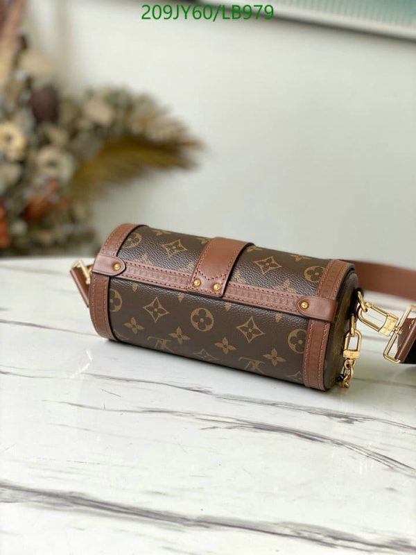 Louis Vuitton 1:1 Mirror Replica Papillon Trunk Shoulder Bag LB97912367854