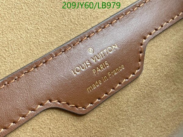 Louis Vuitton 1:1 Mirror Replica Papillon Trunk Shoulder Bag LB97912367854