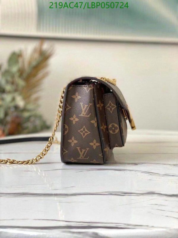 Louis Vuitton 1:1 Mirror Replica Passy shoulder bag LBP0507249413