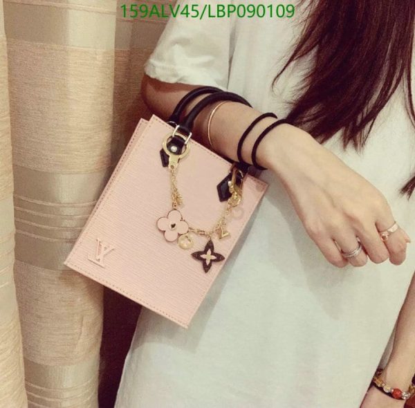 Louis Vuitton 1:1 Mirror Replica Petit Sac Plat LBP0901097643