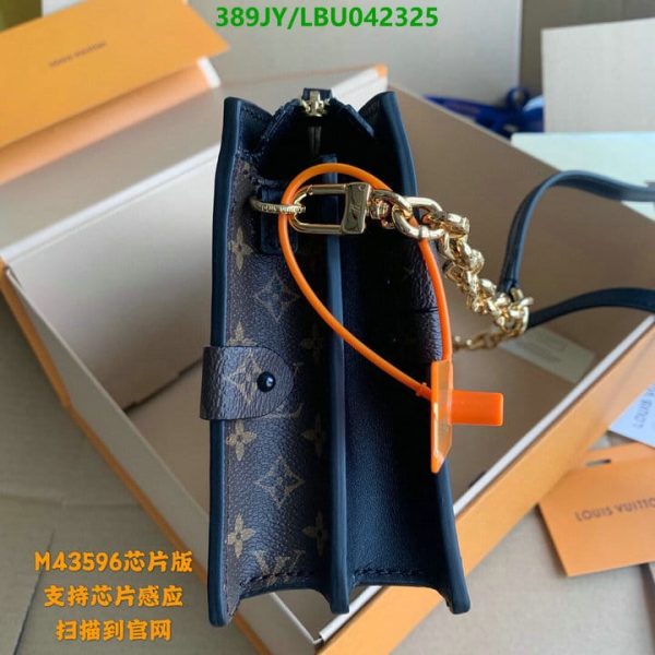 Louis Vuitton 1:1 Mirror Replica Petite Malle Bag LBU0423252365