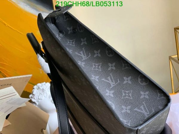 Louis Vuitton 1:1 Mirror Replica Plat Horizontal Zippe LB05311396534