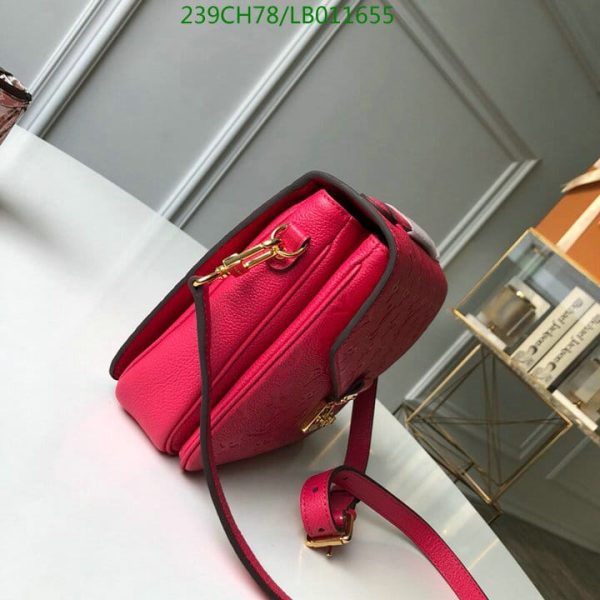 Louis Vuitton 1:1 Mirror Replica Pochette Metis Bag LB01165512395