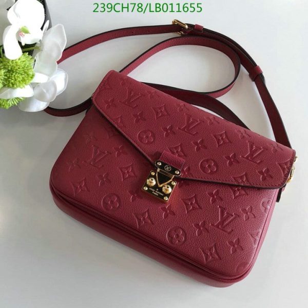 Louis Vuitton 1:1 Mirror Replica Pochette Metis Bag LB01165512395