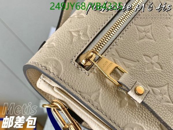 Louis Vuitton 1:1 Mirror Replica Pochette Metis Monogram Empreinte Leather YB43358412362