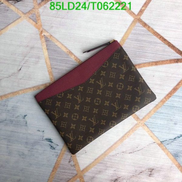 Louis Vuitton 1:1 Mirror Replica Pochette Pallas Clutch Bag T062221702943