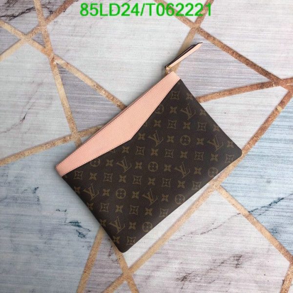 Louis Vuitton 1:1 Mirror Replica Pochette Pallas Clutch Bag T062221702943