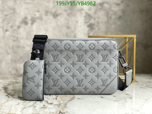 Louis Vuitton 1:1 Mirror Replica Pochette Trio Messenger Bag YB49821245148