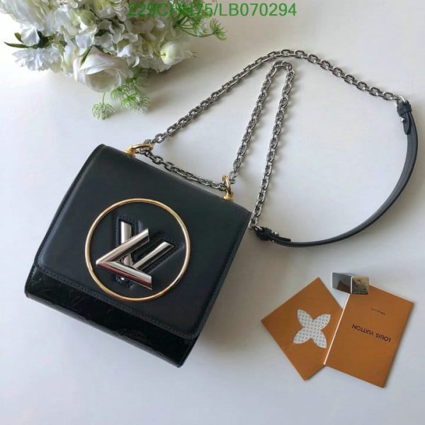 Louis Vuitton 1:1 Mirror Replica Pochette Twist Handbag LB07029412369