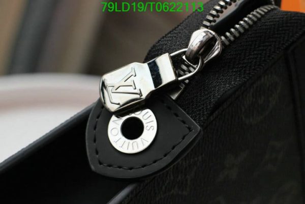 Louis Vuitton 1:1 Mirror Replica Pochette Voyage MM T062211375134