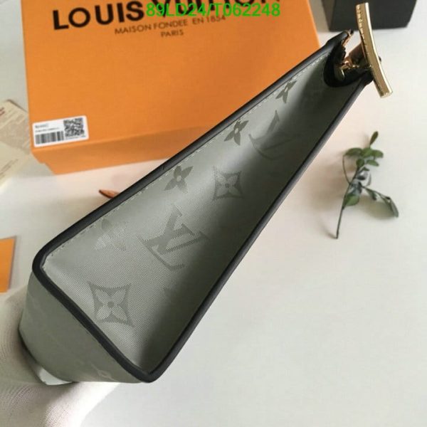 Louis Vuitton 1:1 Mirror Replica Pochette Voyage Pouch T062248364892