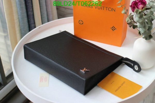 Louis Vuitton 1:1 Mirror Replica Pochette Voyage Taiga Leather Bag T062262265843