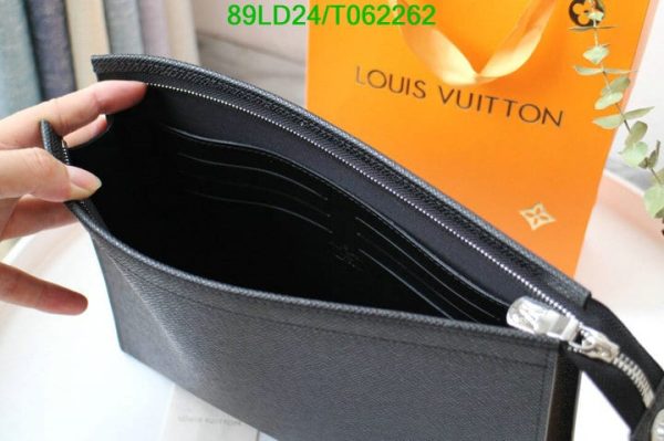 Louis Vuitton 1:1 Mirror Replica Pochette Voyage Taiga Leather Bag T062262265843