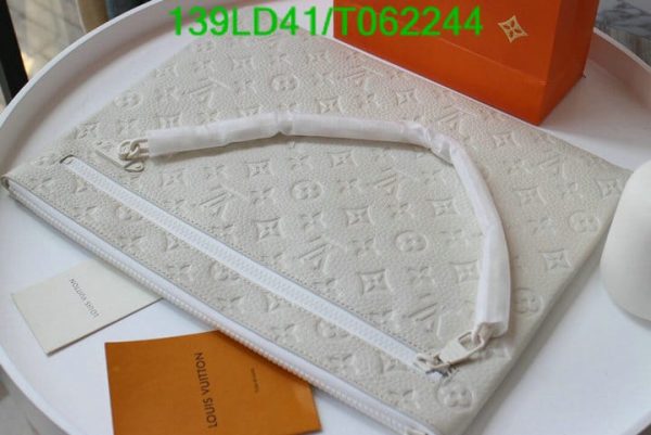 Louis Vuitton 1:1 Mirror Replica Pochette business clutch bag T062244521647