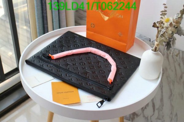 Louis Vuitton 1:1 Mirror Replica Pochette business clutch bag T062244521647