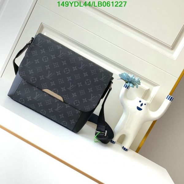 Louis Vuitton 1:1 Mirror Replica Pre-owned District Monogram Eclipse Mm Black LB0612277645